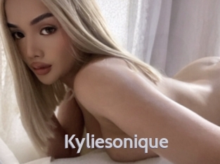 Kyliesonique