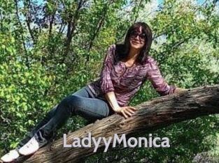 LadyyMonica