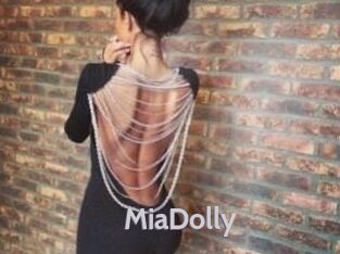 Mia_Dolly