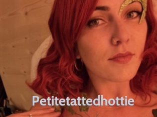Petitetattedhottie