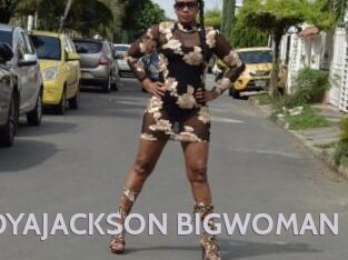 TOYAJACKSON_BIGWOMAN