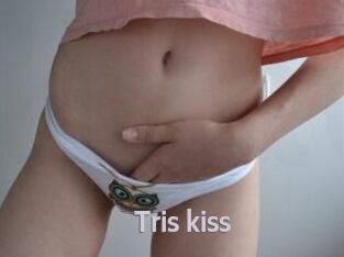 Tris_kiss